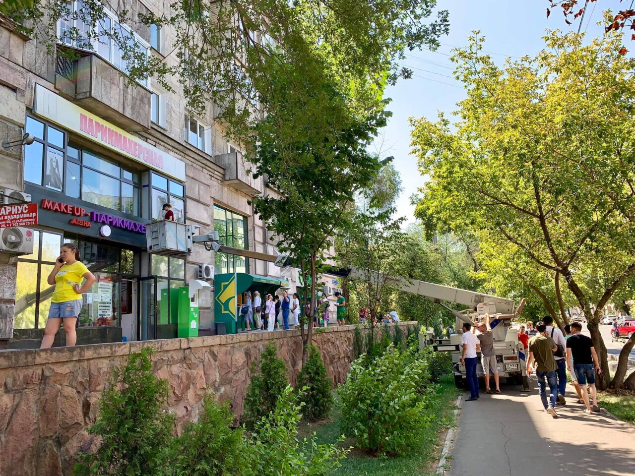 almaty Polgárok tesznek-vesznek