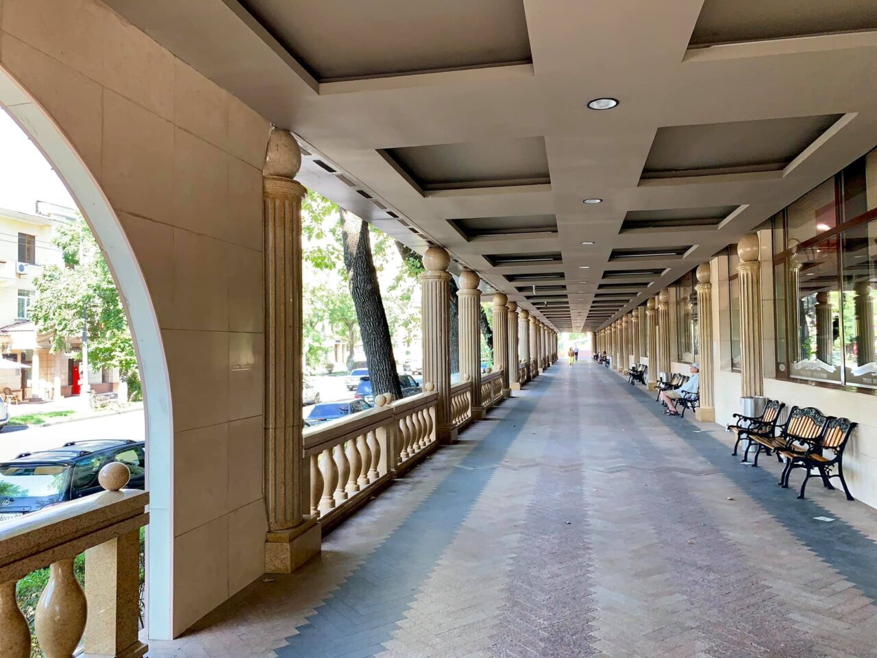 almaty Elegáns árkád a belvárosban