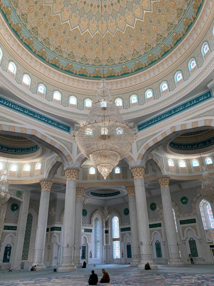 Hazrat Szultan mecset belül