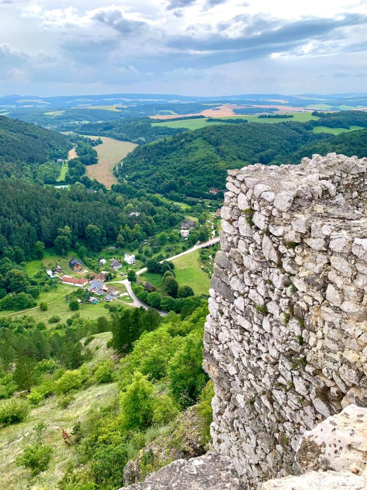 kilátás csejtei várból