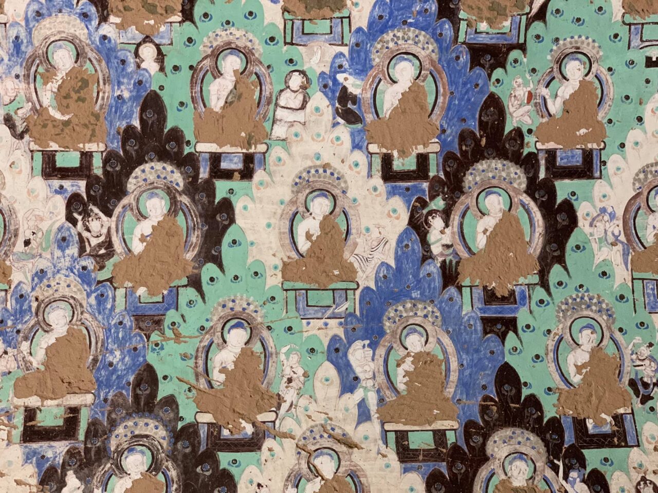 Kizil buddhista barlangtemplomok Kucsa mellett.