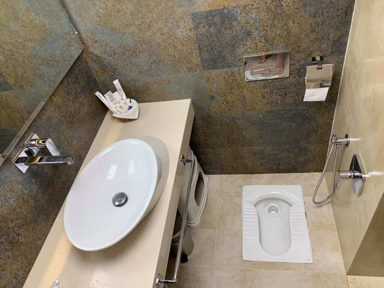 szállodai mosdóhelyiség mashad