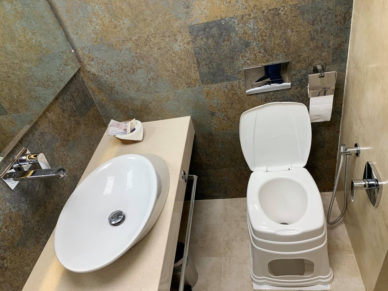 szállodai mosdóhelyiség mashad