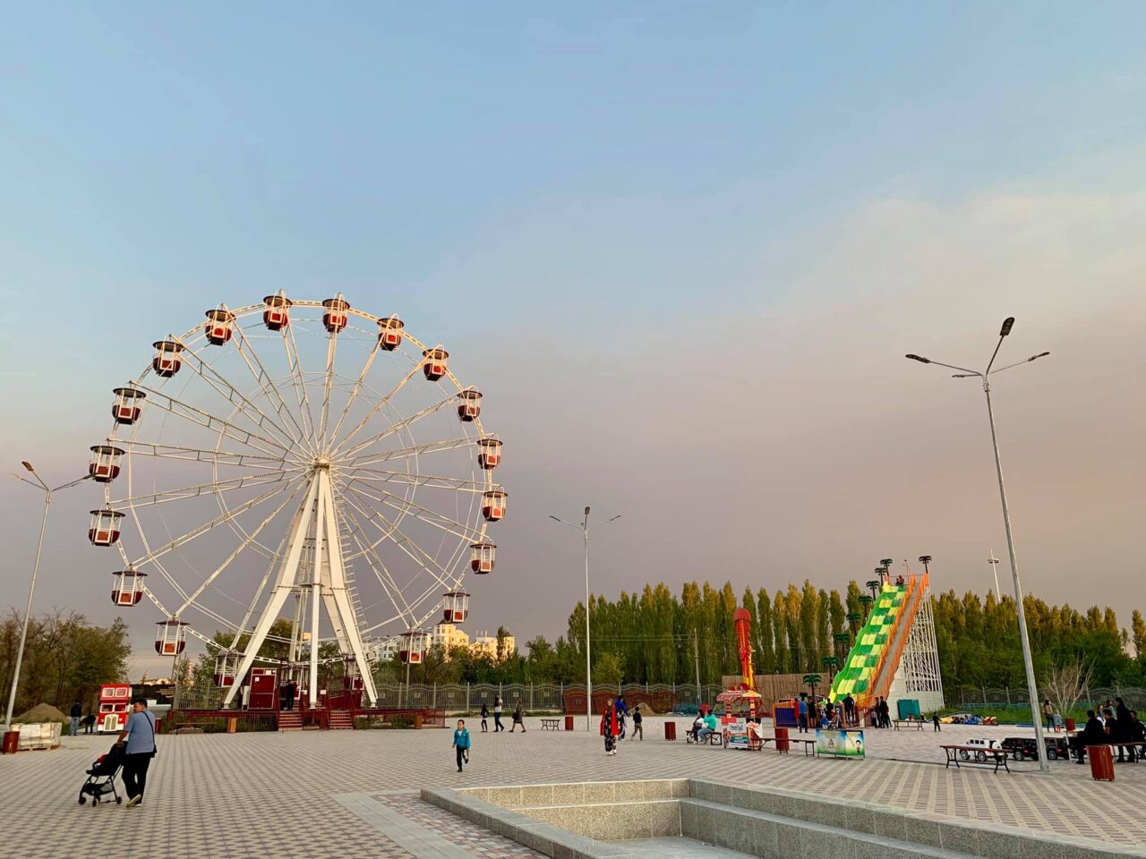 Vidámpark atyrauban