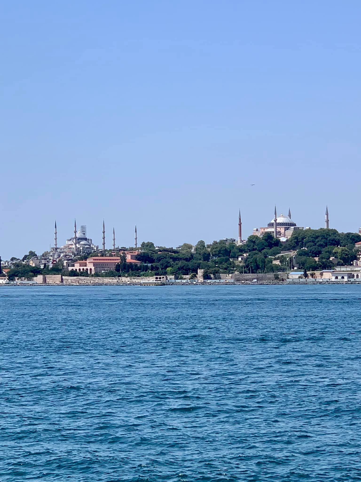 Kadiköyből indulunk hajóval Beşiktaşba